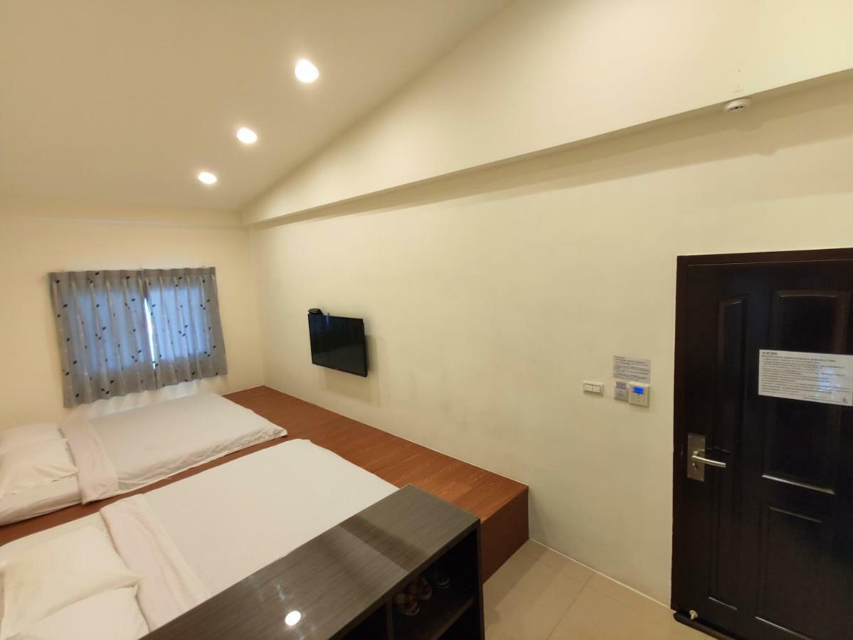 Feng Homestay Zhongpu Exterior photo